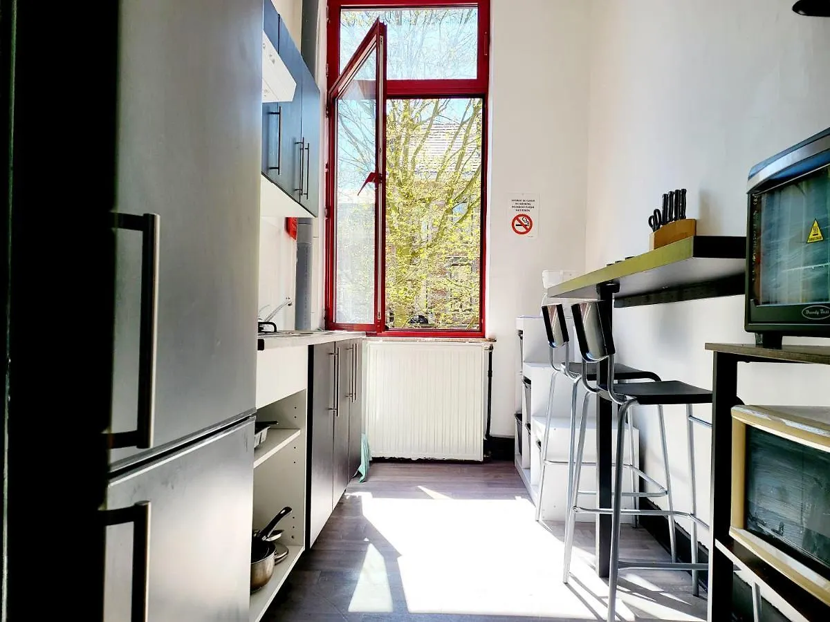 Private Industrial Room In Center Of Charleroi Belgio